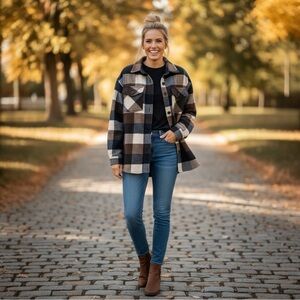 Members Mark, Shackleton, Button Down Long Sleeve Plaid Navy,Brown White. Small